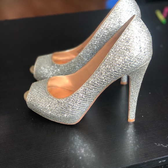 Gold Badgley Mischka size 8 - Picture 2 of 3